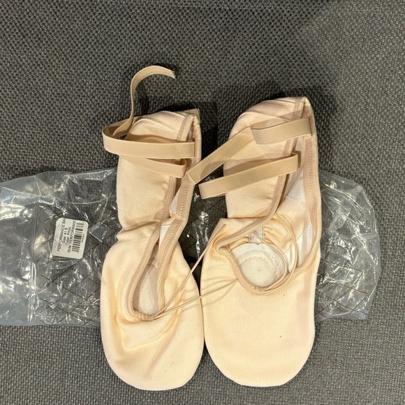 GRISHKO Performance Ballet canvas soft split sole ballet shoe. Color: Pink. 41C - Picture 4 of 7